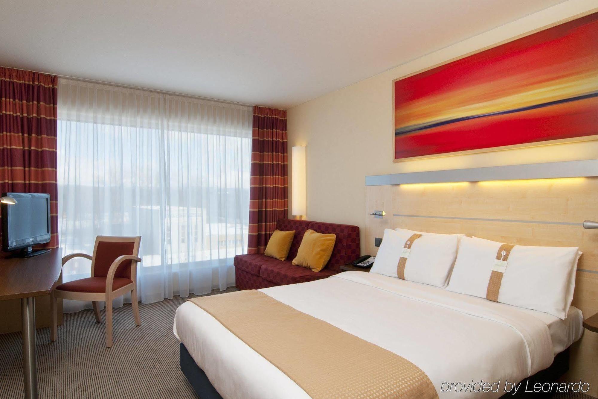 Holiday Inn Express Zuerich Airport, An Ihg Hotel Rumlang Room photo