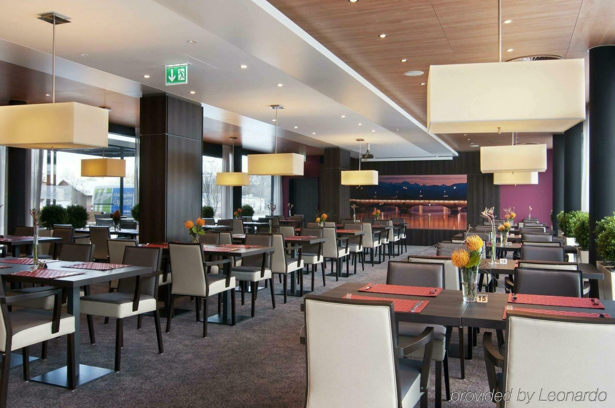 Holiday Inn Express Zuerich Airport, An Ihg Hotel Rumlang Restaurant photo